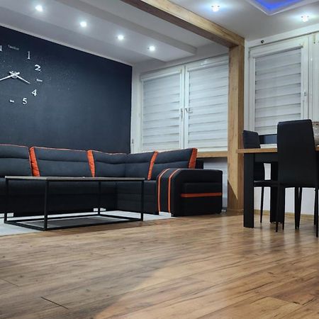 Ekskluzywny Apartament W Centrum Z Klimatyzacja I Balkonem Lubiń Buitenkant foto