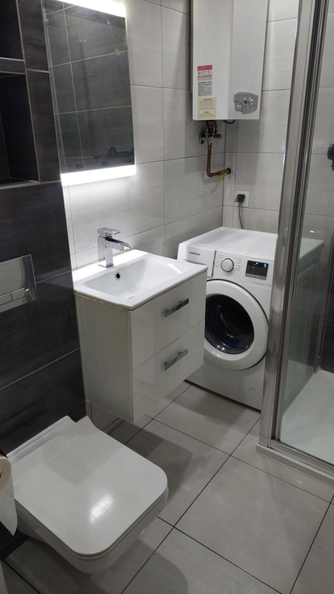 Ekskluzywny Apartament W Centrum Z Klimatyzacja I Balkonem Lubiń Buitenkant foto