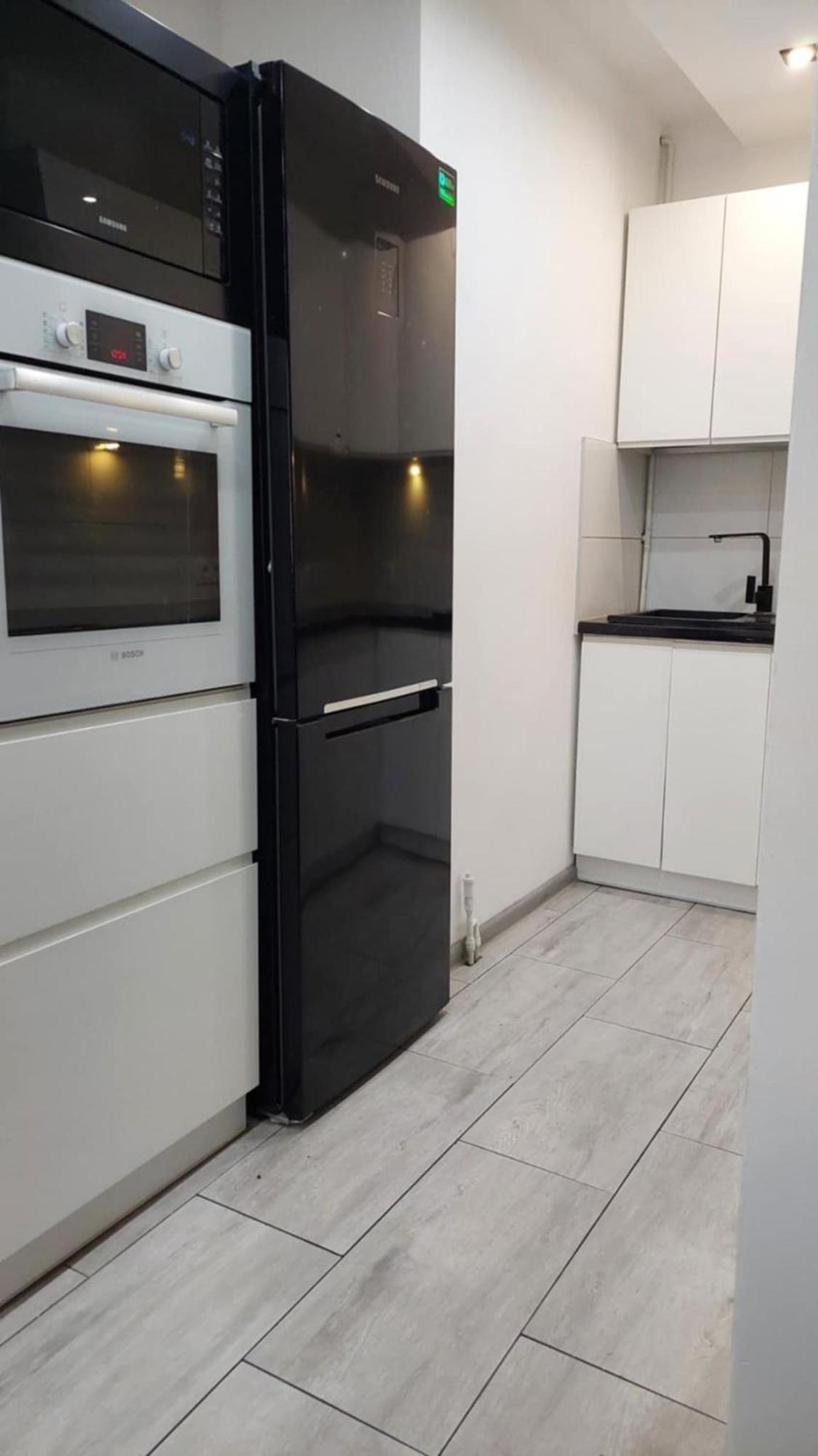 Ekskluzywny Apartament W Centrum Z Klimatyzacja I Balkonem Lubiń Buitenkant foto