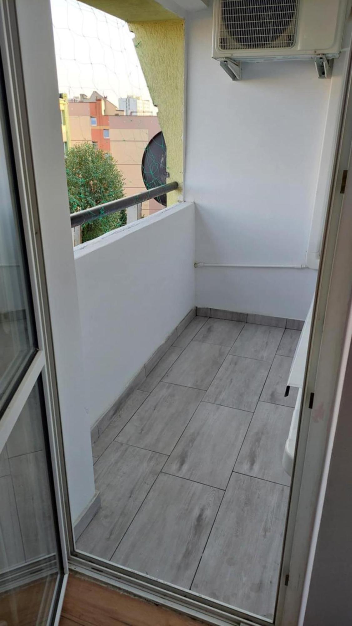 Ekskluzywny Apartament W Centrum Z Klimatyzacja I Balkonem Lubiń Buitenkant foto