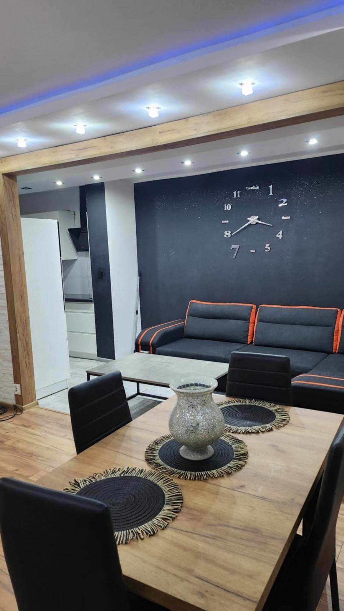 Ekskluzywny Apartament W Centrum Z Klimatyzacja I Balkonem Lubiń Buitenkant foto
