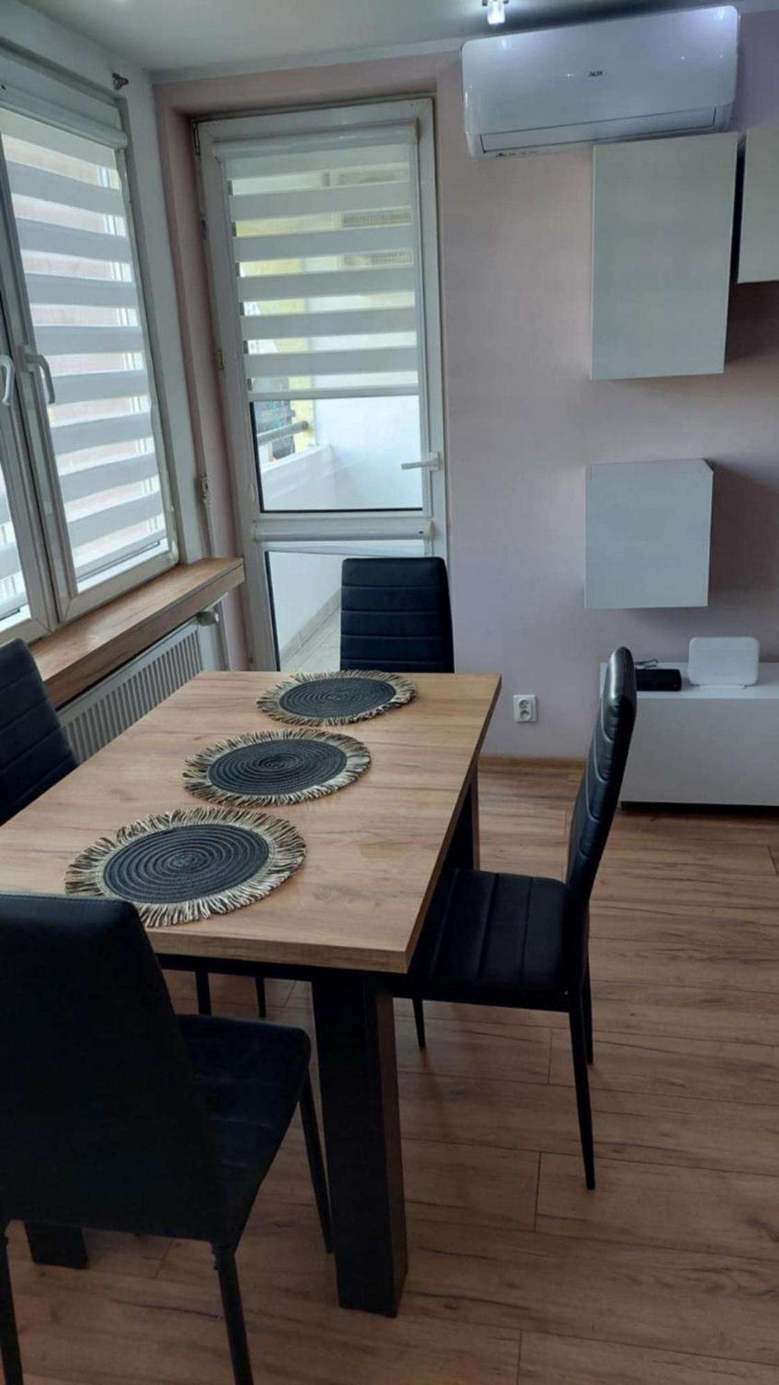 Ekskluzywny Apartament W Centrum Z Klimatyzacja I Balkonem Lubiń Buitenkant foto