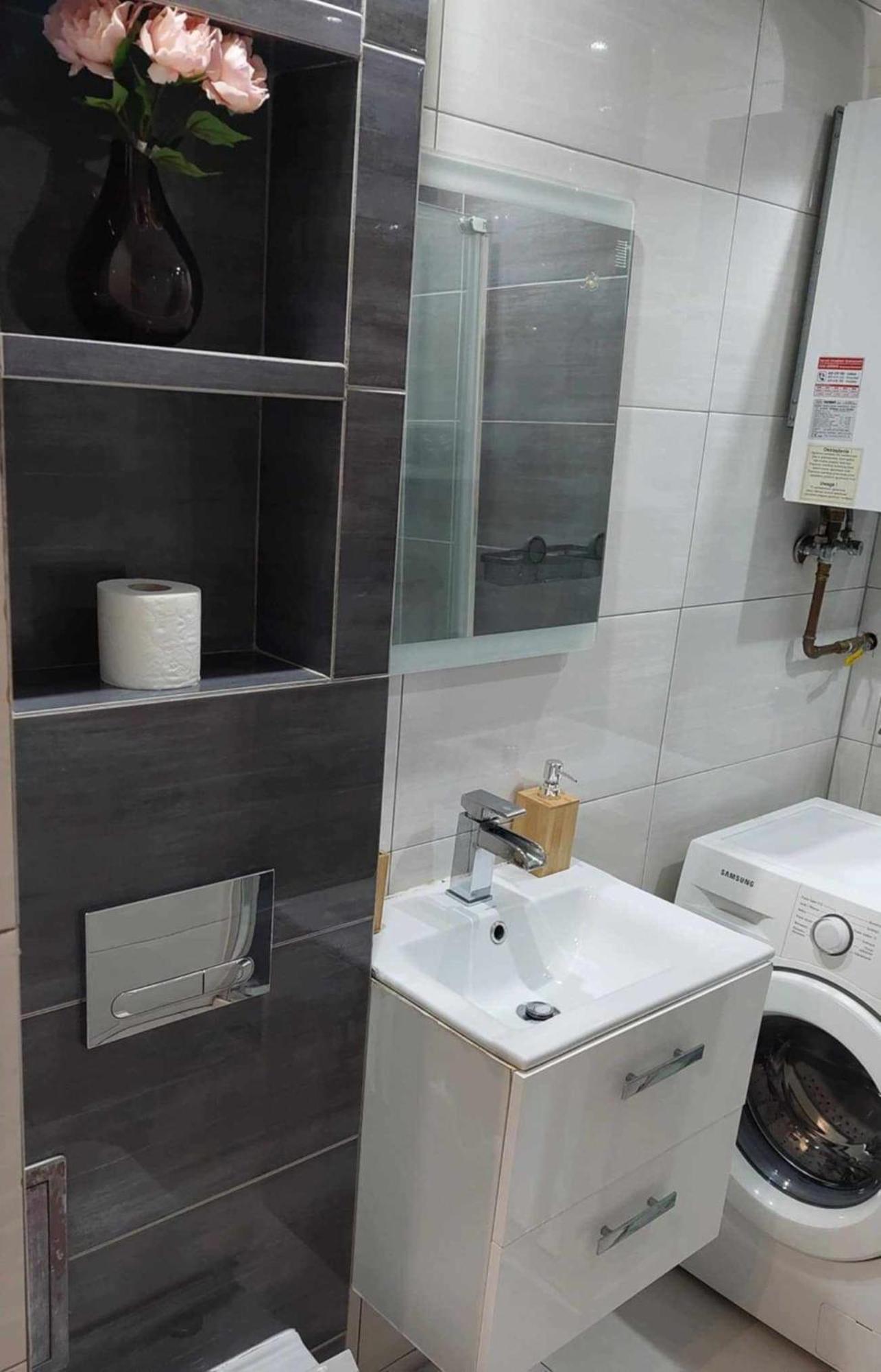 Ekskluzywny Apartament W Centrum Z Klimatyzacja I Balkonem Lubiń Buitenkant foto