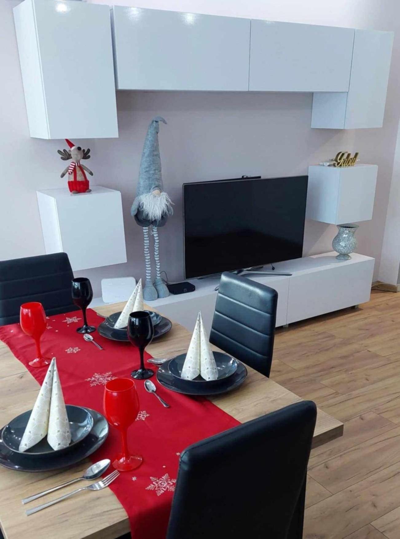Ekskluzywny Apartament W Centrum Z Klimatyzacja I Balkonem Lubiń Buitenkant foto